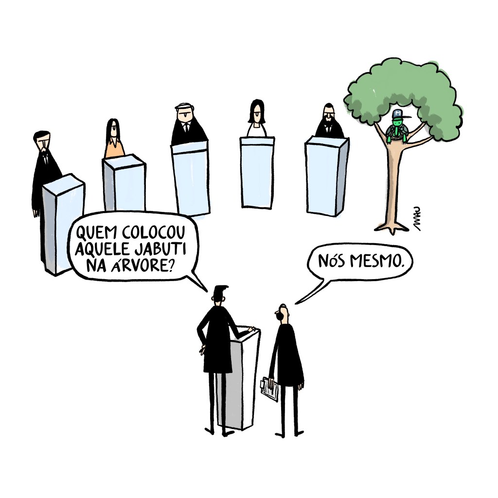 charge - no debate, os candidatos estão de frente, posicionados em seus púlpitos, à direita substituindo o último púlpito, há uma árvore e nela um jabuti agarrado aos galhos. o jabuti usa um boné com um “m” estampado. abaixo, de costas, o mediador pergunta ao contra regras: quem colocou aquele jabuti na árvore? o outro responde: nós mesmo.